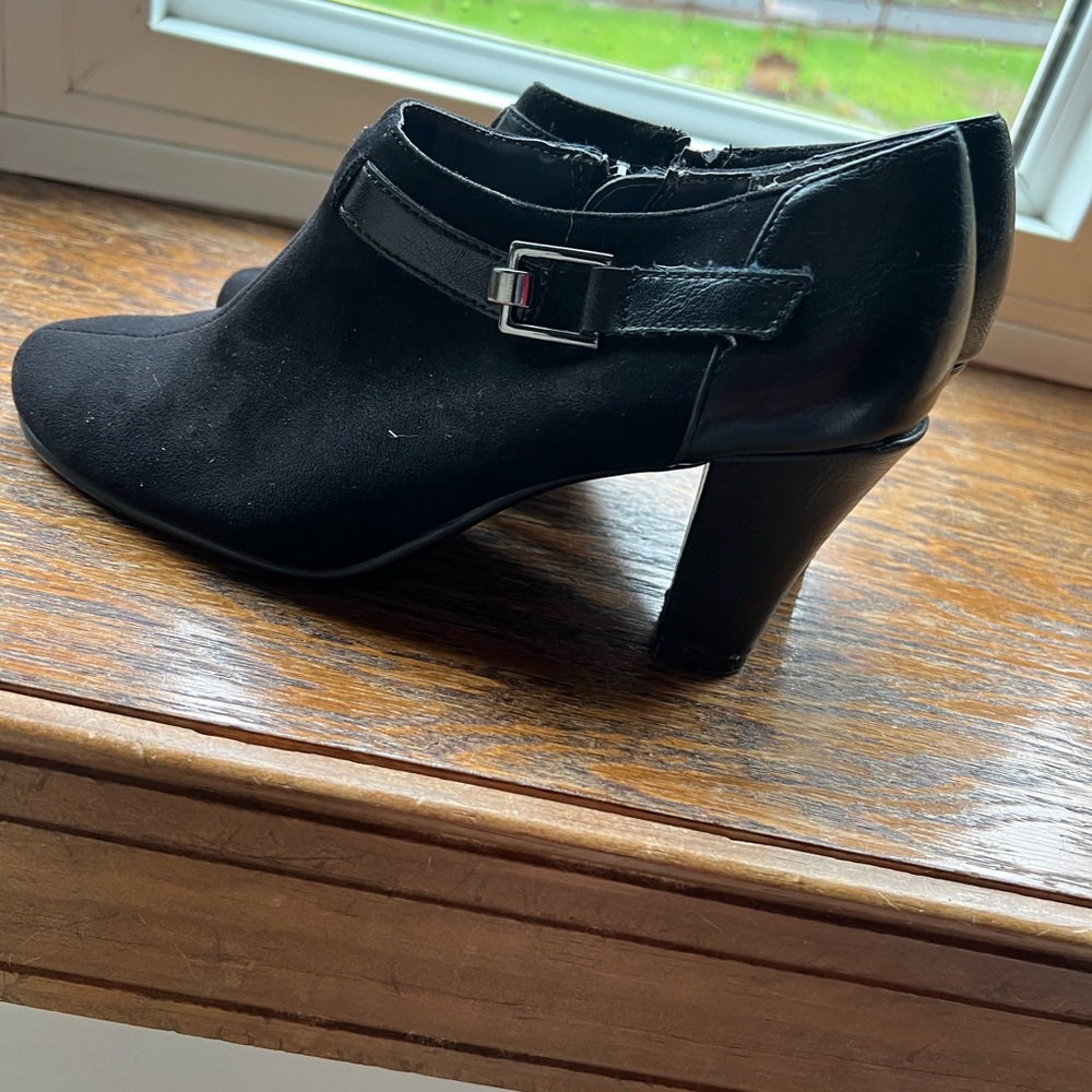 Aerosoles Women's Black Heeled Ankle Boots